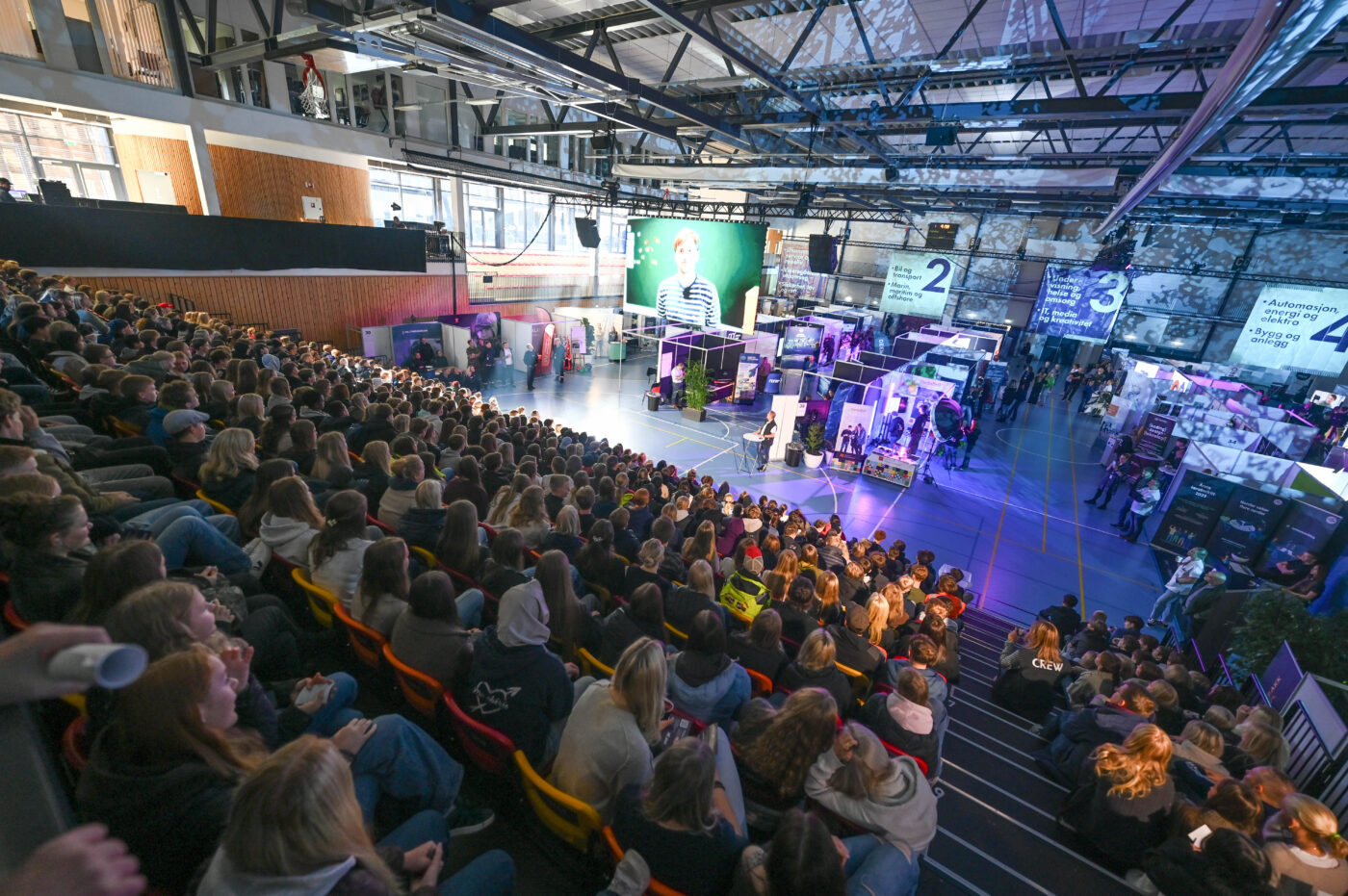 2.300 elever fra hele Haugalandet besøkte Yrkesmessa i Tysvær Arena. FOTO: TORSTEIN TYSVÆR NYMOEN/HAUGALAND VEKST