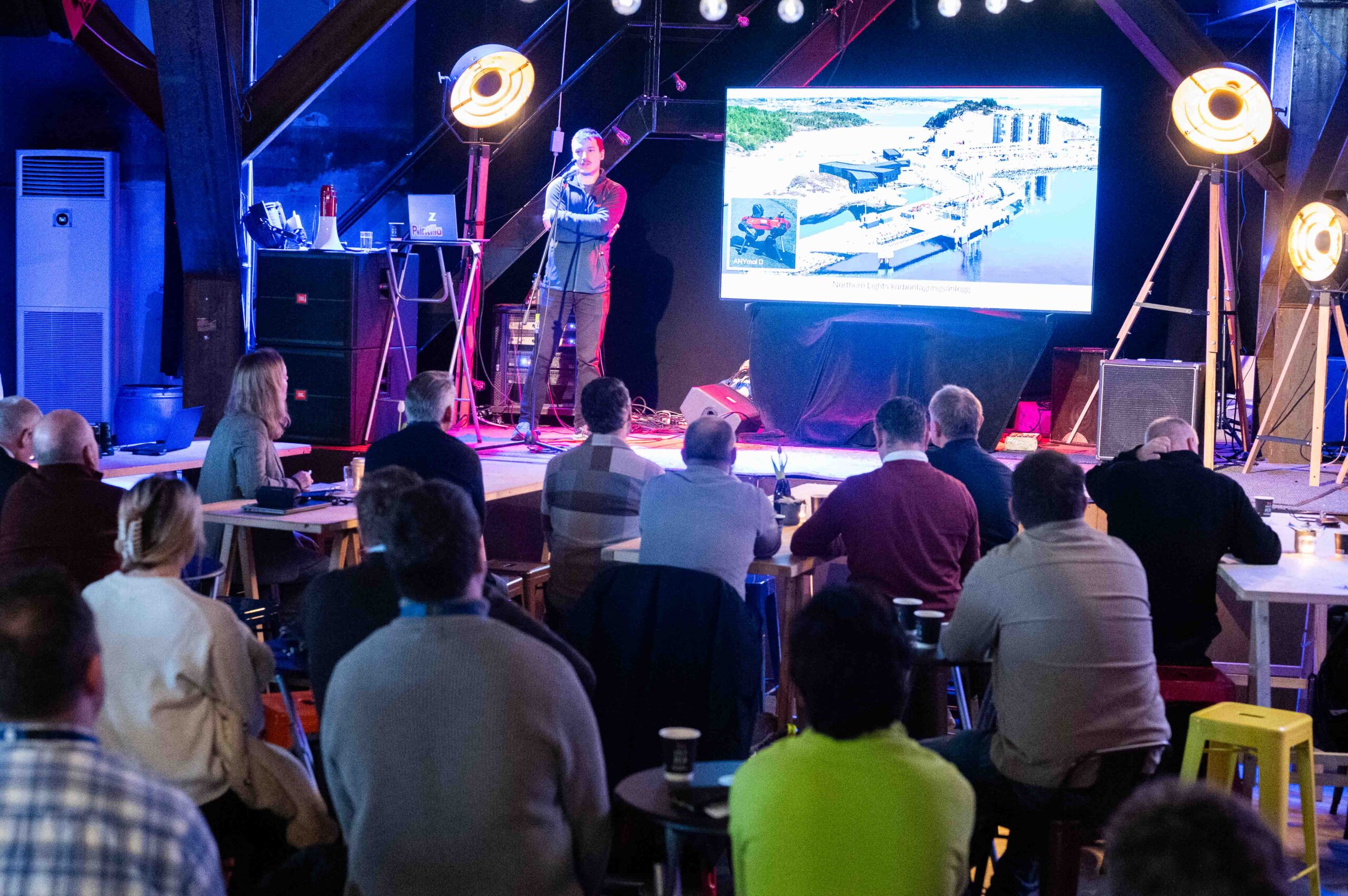 Svein Olav Hegerland fra Bouvet presenterte smidige robotikkløsninger.
Foto: Torstein Tysvær Nymoen/Haugaland Vekst