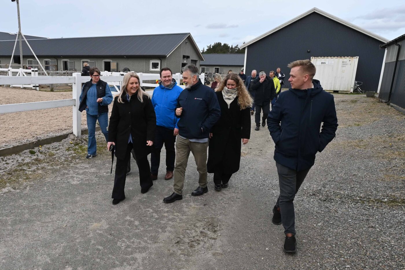 Haugalandsrådet fekk omvisning på Haugaland Hestesportarena.