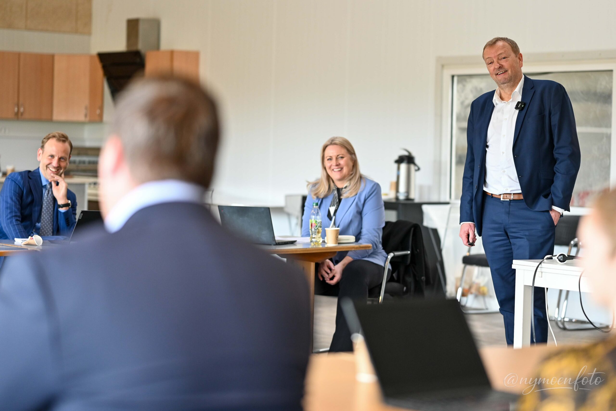 Styreleiar Terje Halleland i Lufthavndrift AS var blant innleiarane under Haugalandsrådet. Haugesund-ordførar Nils Konrad Bua og rådsleiar og Tysvær-ordførar Monika Lindanger følgde med. ALLE FOTO: TORSTEIN TYSVÆR NYMOEN/HAUGALAND VEKST