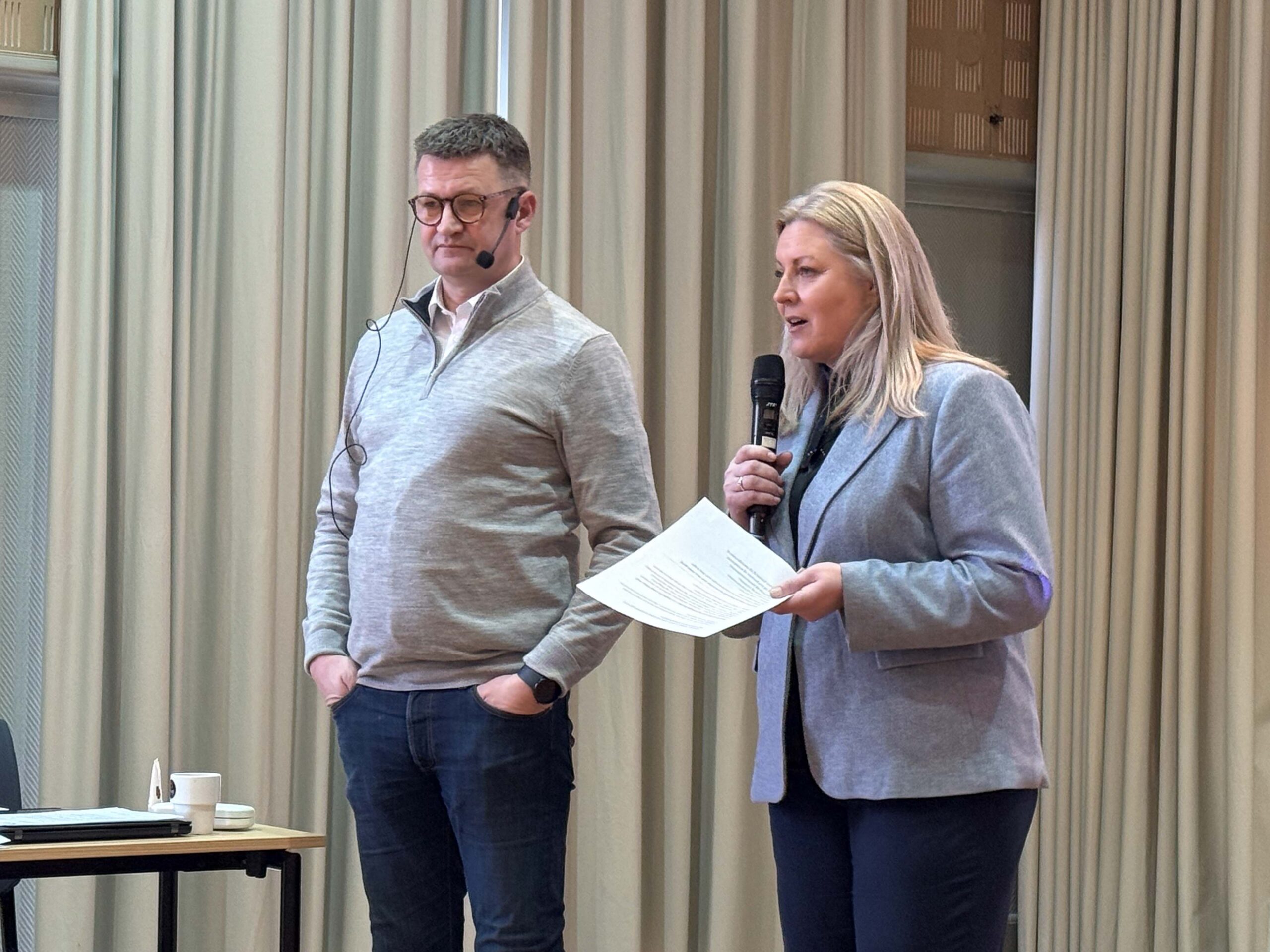 Bømlo-ordfører Morten Helland er leder i Sunnhordlandsrådet, mens Tysvær-ordfører Monika Lindanger leder Haugalandsrådet. ALLE FOTO: TORSTEIN TYSVÆR NYMOEN/HAUGALAND VEKST